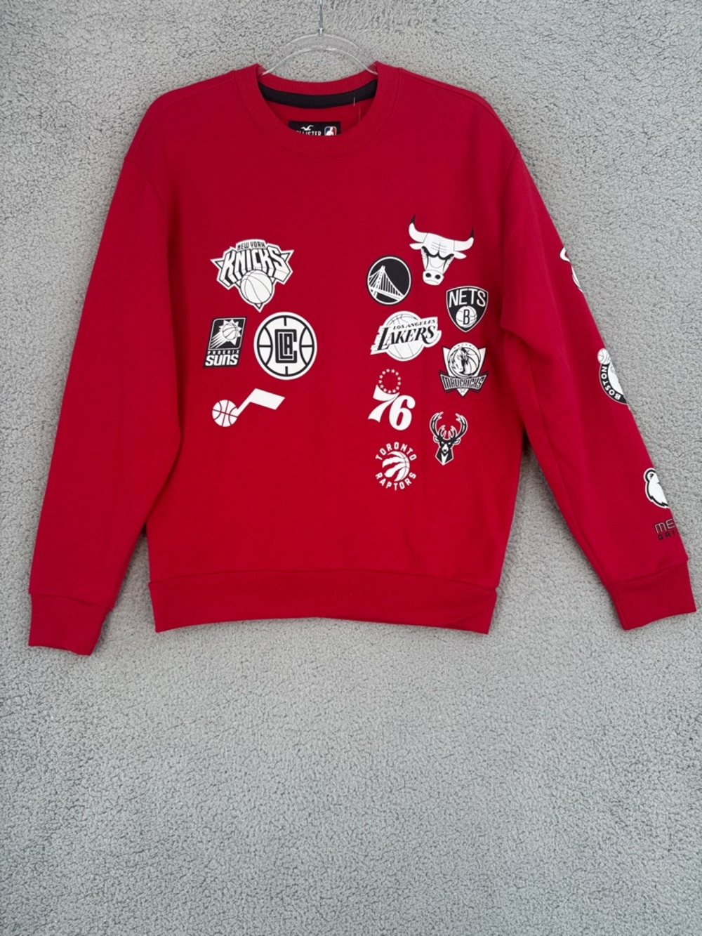 NBA Hollister Men’s Small Crewneck long sleeve Red sweatshirt Basketball logos